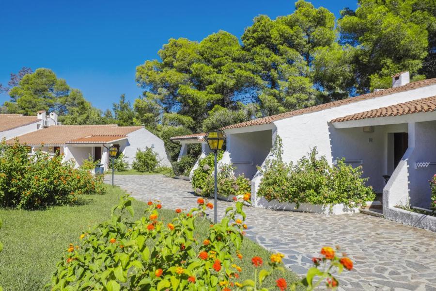 Nicolaus Club Li Cucutti Hotel Agrustos Eksteriør billede