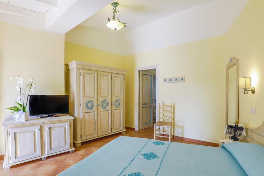 Nicolaus Club Li Cucutti Hotel Agrustos Eksteriør billede